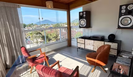 Ubatuba, Pereque-Açu - Apartamento com 02 suítes e vista para o mar.