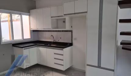 Ubatuba, Itaguá - Sobrado geminado com área útil de 80 m² e área total de 100 m2 com.