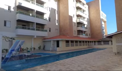 Ubatuba, Toninhas - Apartamento com 03 dormitórios e área de lazer completa a 100mts do mar.