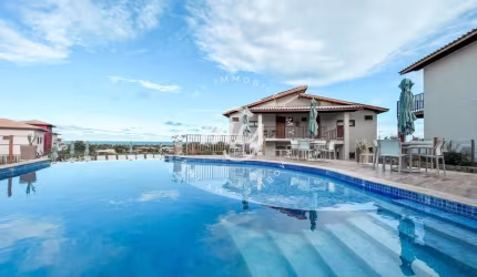 Imbassaí| Village Térreo 79m2| 2 Suítes| 2 vagas| Entre o Rio e o Mar