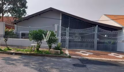 Casa com 3 quartos à venda no Jardim dos Oliveiras, Campinas , 222 m2 por R$ 690.000