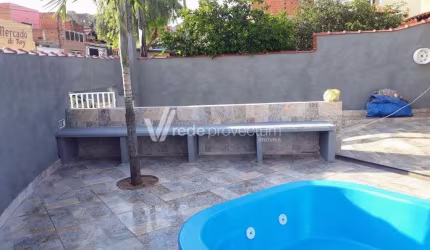 Casa com 3 quartos à venda na Rua Antonia Augusta Bubenick Barreto, 157, Parque Bom Retiro, Paulínia, 210 m2 por R$ 580.000