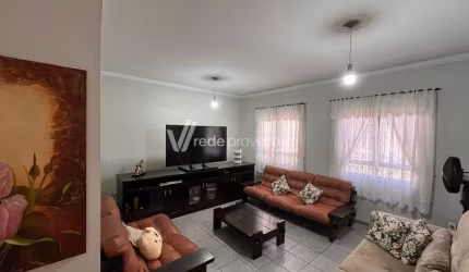 Casa com 4 quartos à venda na Rua São Joaquim da Barra, 537, Jardim Nova Europa, Campinas, 200 m2 por R$ 800.000