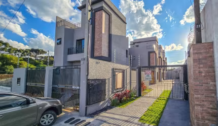 Casa com 3 quartos à venda na Rua Porecatu, Sítio Cercado, Curitiba, 74 m2 por R$ 500.000