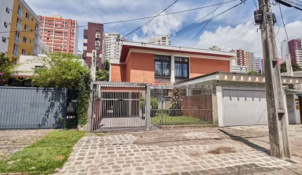 Casa com 3 quartos à venda na Rua Doutor Alexandre Gutierrez, 545, Água Verde, Curitiba, 264 m2 por R$ 2.240.000