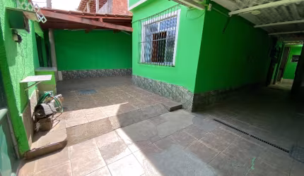 Casa com 2 quartos e quintal em Caioaba - Nova Iguaçu - R$ 210.000,00