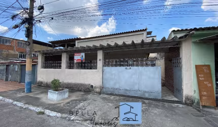 Casa com quintal e 2 quartos à venda na Vila Emil - Mesquita