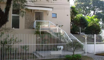 Sobrado à Venda Adalgisa com 500m² a/c, 650m² terreno, 5 quartos, 4 suítes, 6 vagas