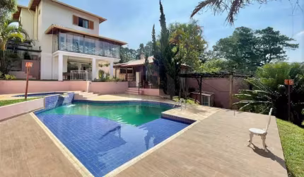 Cond. Paineiras II - Linda e impecáve à Vendal! 3 suítes, piscina, gourmet, salão multiuso e VISTA!