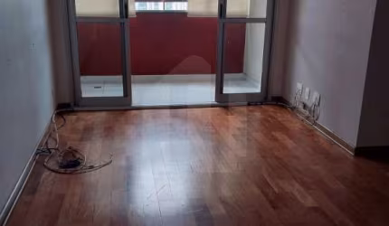 Apartamento, São Paulo, Bairro Jaguaré,  75m2, 03 dormitórios sendo 01 suíte, sala ampla, sacada, piso laminado, 02 banheiros com box, 02 vagas cobertas