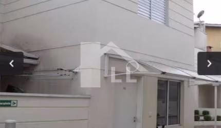Casa de condomínio 105m² à venda com 2 quartos,  2 banheiros e 2 vagas demarcadas e cobertas no Butantã.