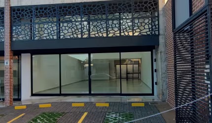 Loja nova bem localizada na Vila Xavier
