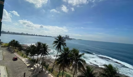 Apartamento com 3 quartos, varanda de frente para o mar e 2 vagas de garagem na Praia das Virtudes, Guarapari/ES.