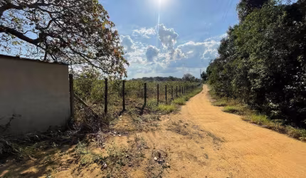 Sítio Toca da Raposa, 600 metros da entrada do condomínio Lagoa Da Praia