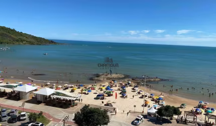 Cobertura com 5 quartos, varanda e piscina de frente para o mar na Praia do Morro.