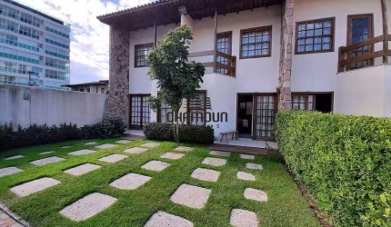 Casa Duplex em Condomínio 5 quartos, à venda em Guarapari na Enseada Azul.