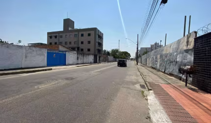 Terreno com 720 M² de frente para a Avenida Copacabana, na Praia do Morro.