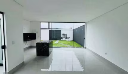 Casa com 3 quartos com 1 suite e 1 banheiro