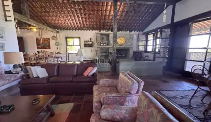 Linda casa 03 Quartos e 1 suíte em Setiba