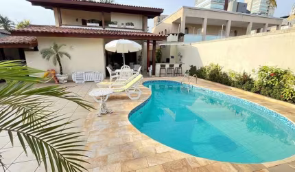 Casa com 4 quartos à venda na Gardênia, --, Enseada, Guarujá por R$ 1.400.000
