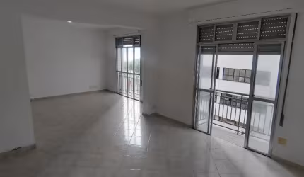 Vende-se Apto vista lateral ao mar no Boqueirão em Santos/SP