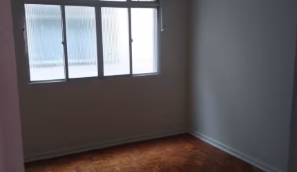 Vende-se Apto de 2 Quartos a 50m da Praia na Cidade Ocian em Praia Grande/SP