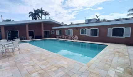 Casa em condomínio fechado com 4 quartos à venda no Jardim Acapulco, Guarujá  por R$ 1.900.000