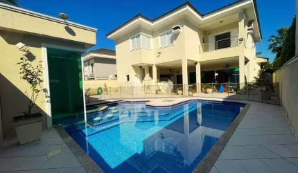 Casa em condomínio fechado com 5 quartos à venda no Jardim Acapulco, Guarujá  por R$ 2.500.000