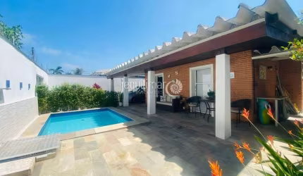 Casa com 5 quartos à venda na Enseada, Guarujá  por R$ 900.000