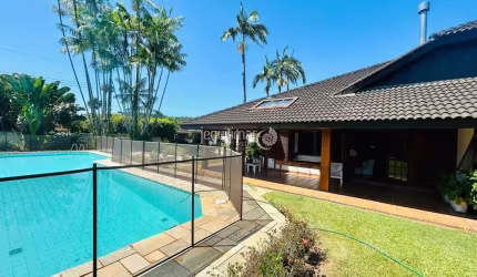 Casa em condomínio fechado com 4 quartos à venda no Jardim Acapulco, Guarujá  por R$ 2.000.000