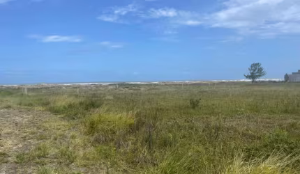 OPORTUNIDADE! Terreno na praia de Curumim, na quadra mar!