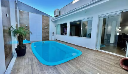 Casa em Biguaçu com Piscina