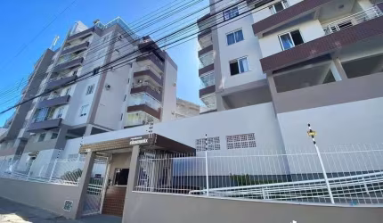 Apartamento 2 quartos com elevador e 2 vagas no Estreito