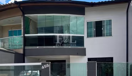 Vende-se Sobrado Mobiliado no Centro de Camboriú – SC