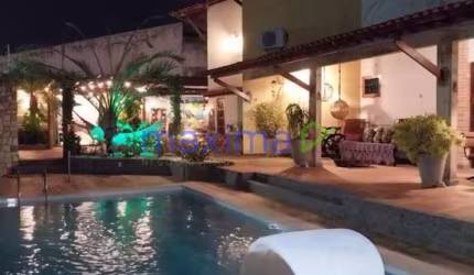 Casa dúplex em rua pública na Farolândia