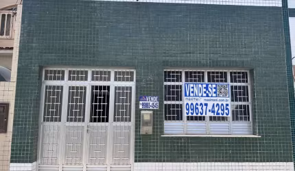 CASA À VENDA NO BAIRRO SÃO JOSÉ.