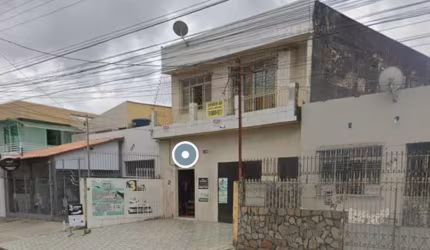 GALPÃO COM APARTAMENTOS NA MARACAJU