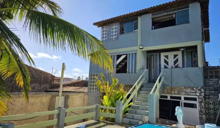 Casa 5/4 C/ Piscina na Praia da Costa - L.C