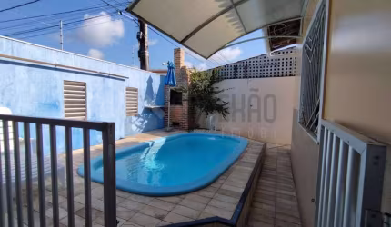 Casa no Bairro Aeroporto com piscina