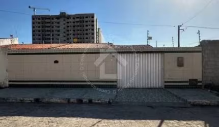 Casa 2 quartos Aruana