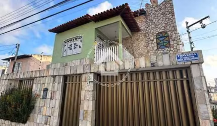 Casa de Esquina no Bairro Aeroporto