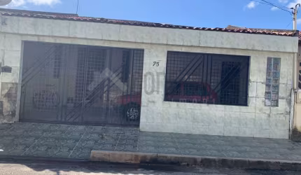 Casa no Eduardo Gomes