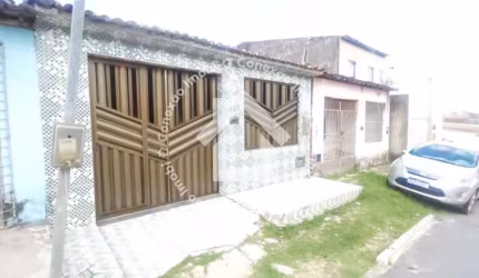 Casa à venda no bairro Soledade em Aracaju com 2 quartos sendo 1 suíte toda forrada e revestida até o teto