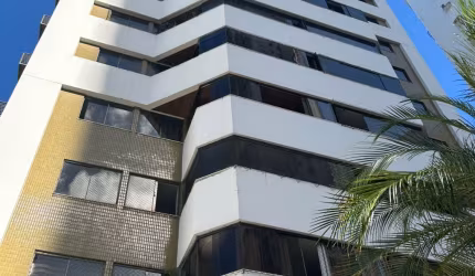 Apartamento à venda, 2/4, suíte, 88m2,varanda, 03 vagas de garagem