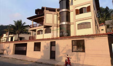 Casa Triplex em Santos com elevador. 4 suítes, 529 m2. Oportunidade!
