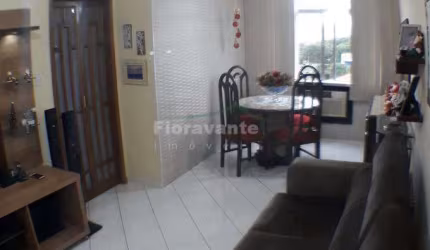 Apartamento 2 dormitórios, dependência de empregada, reformado