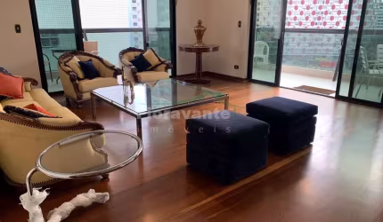 Apartamento luxuoso no Gonzaga, inteiro reformado.