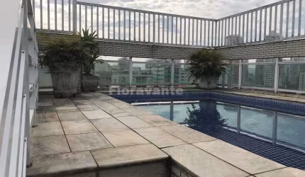 Cobertura com 5 suítes, piscina, churrasqueira, salão de jogos,