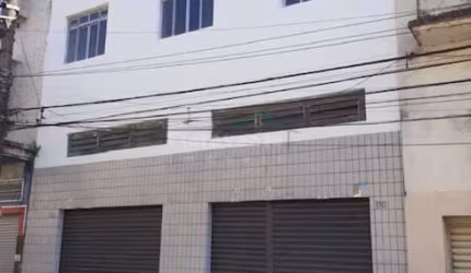 Loja com 9,40 metros de frente na Av. Senador Feijó