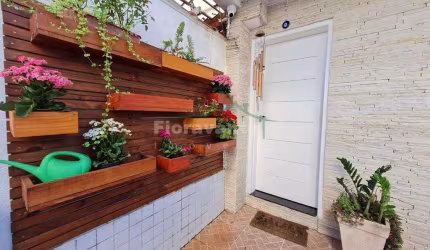 Casa sobreposta Triplex em Santos, no Marapé.